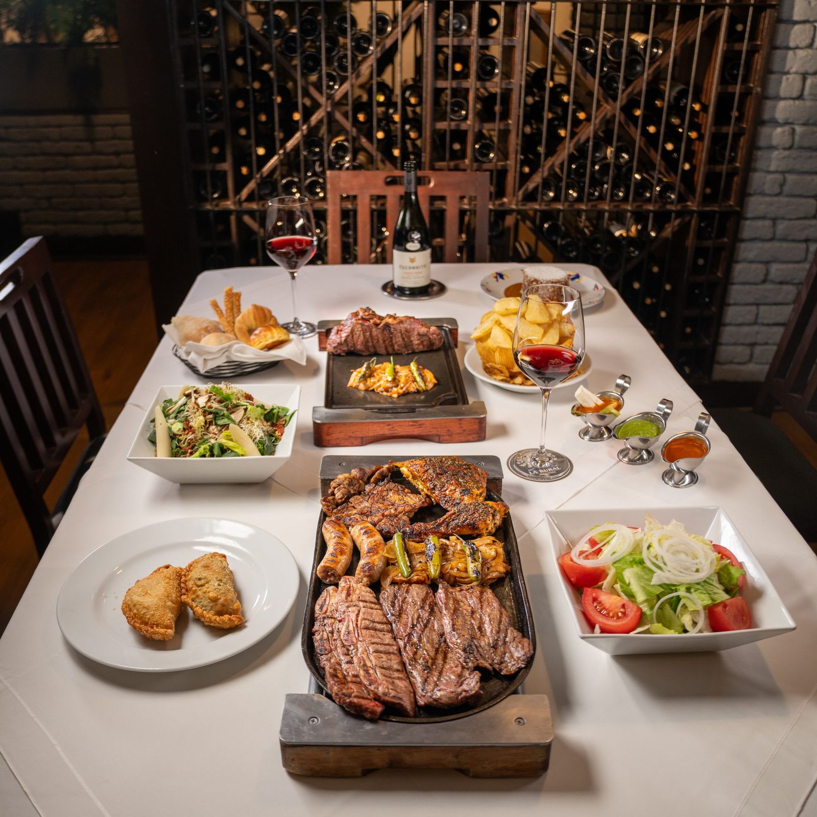 Mesa montada para grupo en La Rural
